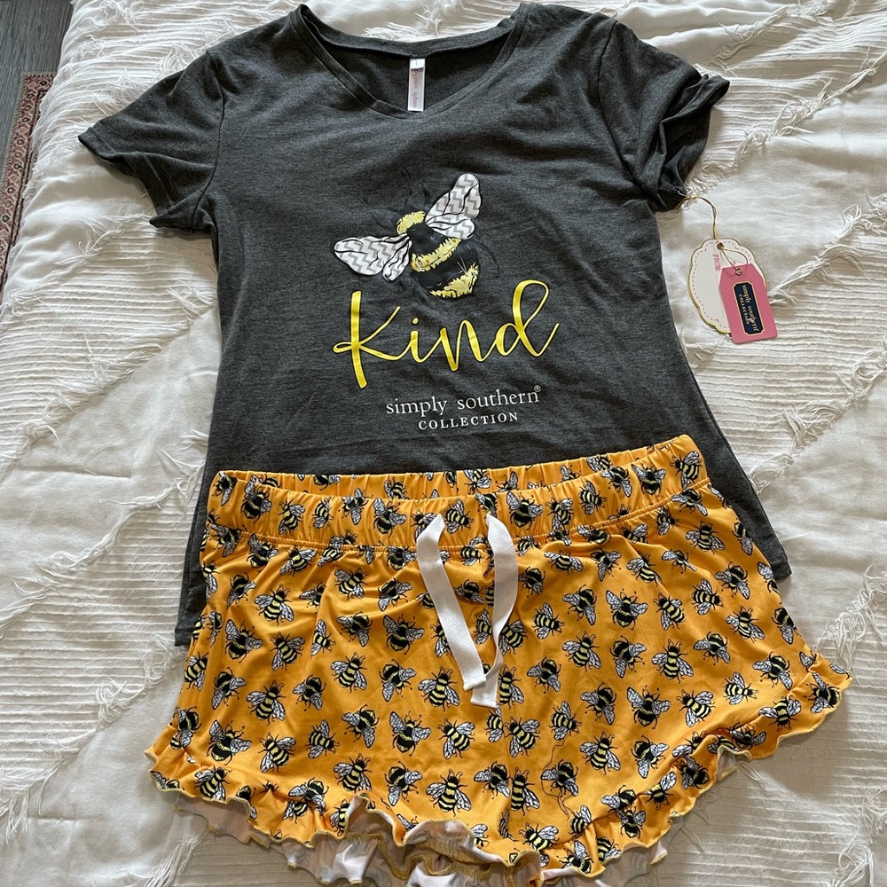 NEW Simply Southern Bee Kind Pajama set
